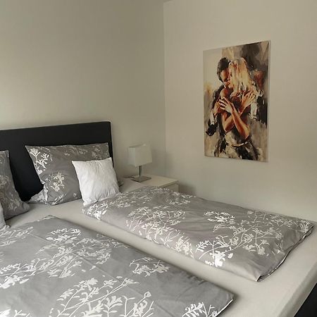 Appartement Im Herzen Von Leimen Bagian luar foto